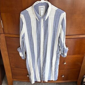 Tommy Bahama blue and Cream Striped women’s Shirt size xl